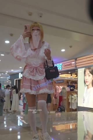 WN5(BC无内系列5)⭐金发粉裙女仆.无内打电话等人.疑似进行露出任务