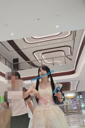 XM540黄色洛丽塔白丝双马尾小萝莉和朋友逛街，白色内内